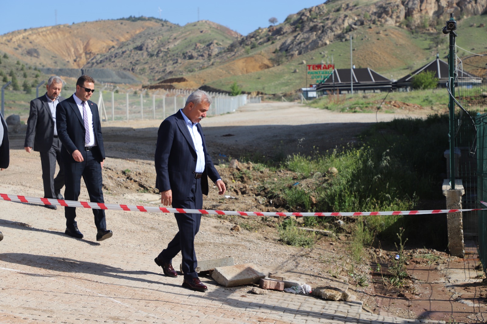 baskanimiz-ahmet-sungur-yogun-yagis-sonrasi-selden-etk-lenen-bolgelerde-nc-lemelerde-bulundu